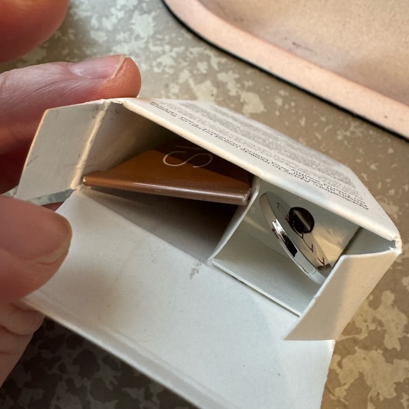 RMS Beauty Eyelights Cream Eyeshadow in SPARK brand New - Picture 5 of 7